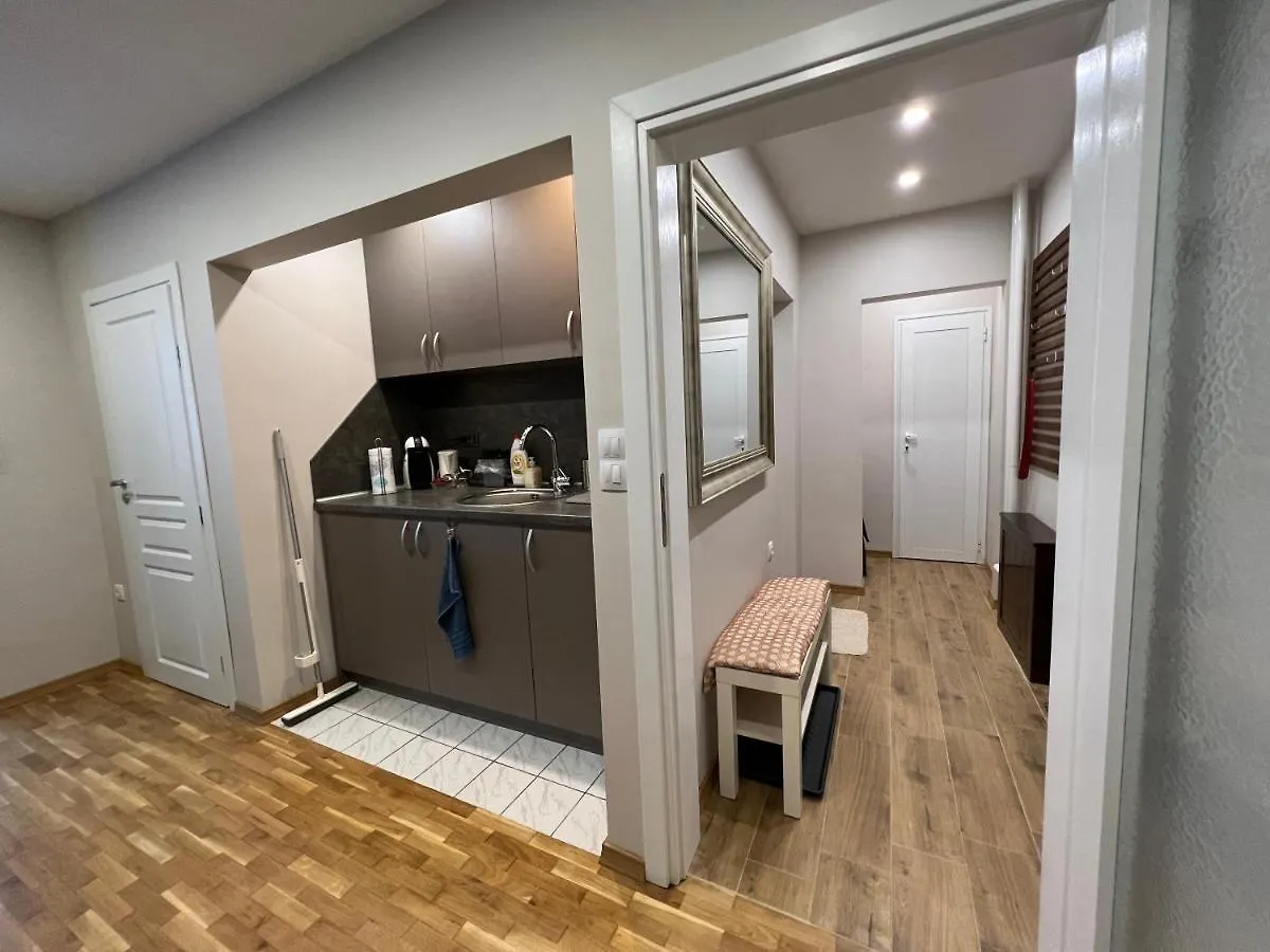Апартамент Хай / Hay Apartment Burgas 0*,